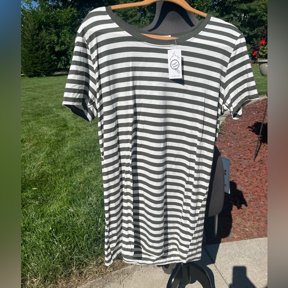 New with tags Hearts and Hips striped top ladies L tunic